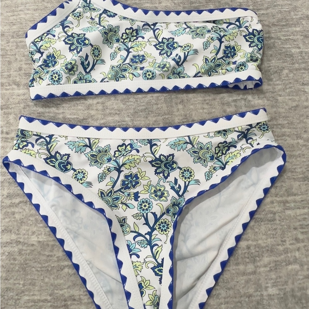 SHEIN Blue and White Floral Bikini Set